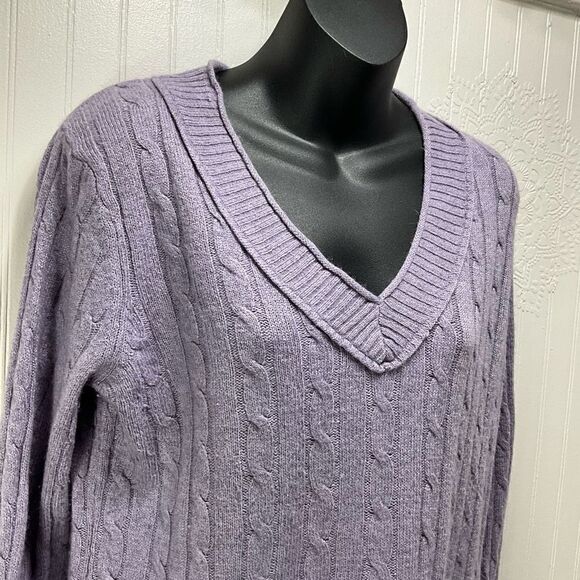 ANN TAYLOR LOFT Wool Blend V Neck Sweater - Picture 2 of 5